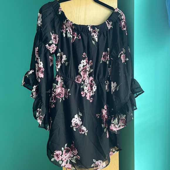 Off-the-shoulder Floral Summer Dress - Picture 3 of 3